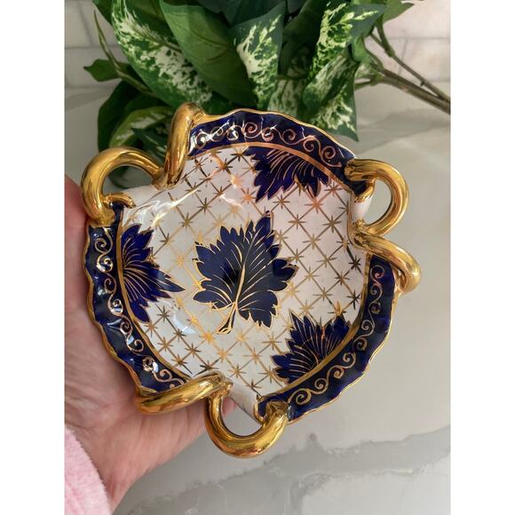 Vintage Blue White and Gold Porcelain China Floral Candy Dish - Picture 6 of 9